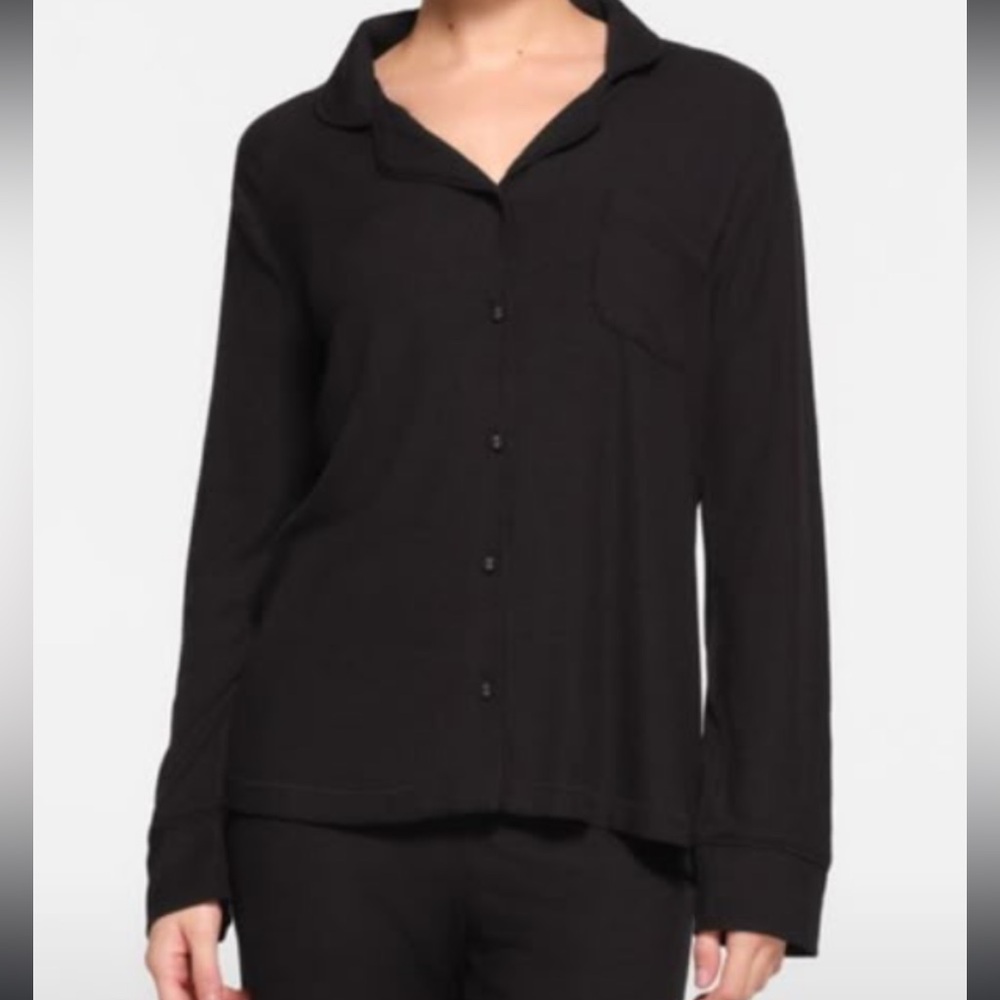 SKIMS Lounge PJ Tops - Picture 3 of 5